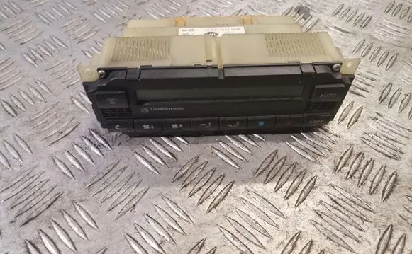 Volkswagen PASSAT B5 Climate control unit 5hb00761700