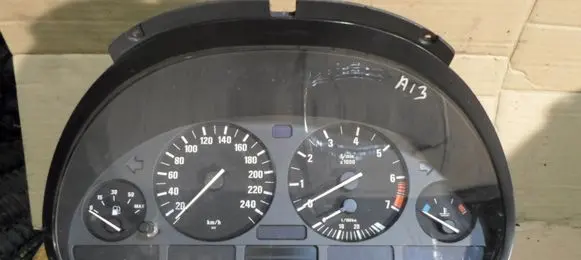 BMW 5 E39 Speedometer (instrument cluster) 110008735
