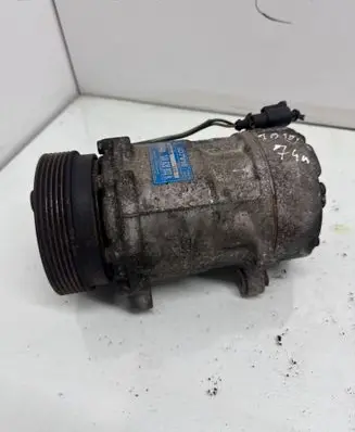 Volkswagen Golf IV Air conditioning (A/C) compressor (pump) 1J0820803K