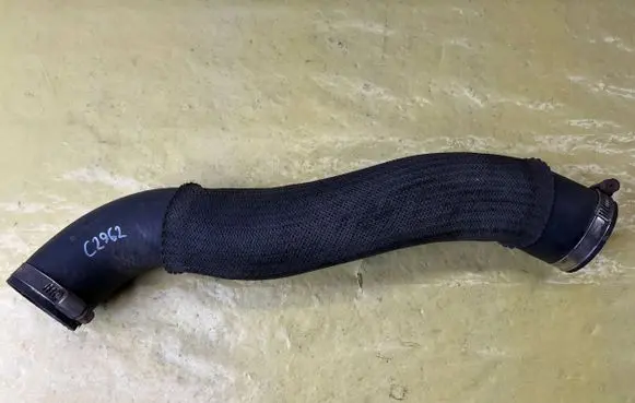 Mazda 6 Intercooler hose/pipe R2AA13220C 32ACM08111