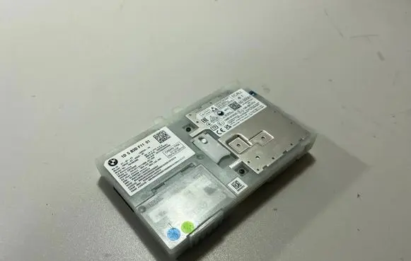 BMW X5 G05 Aerial antenna amplifier 5B3DF11 5B76FA3