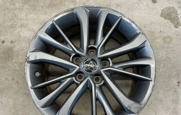 Toyota Avensis T270 R17 alloy rim
