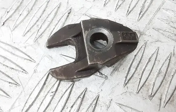 Citroen C4 II Picasso Fuel Injector clamp holder 23837