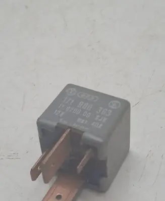 Volkswagen Golf I Other relay 171906383