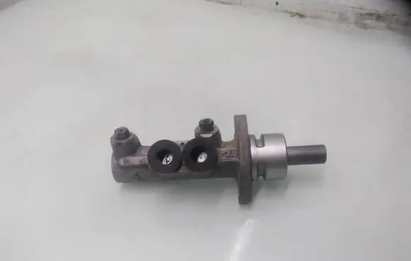Renault Scenic I Master brake cylinder