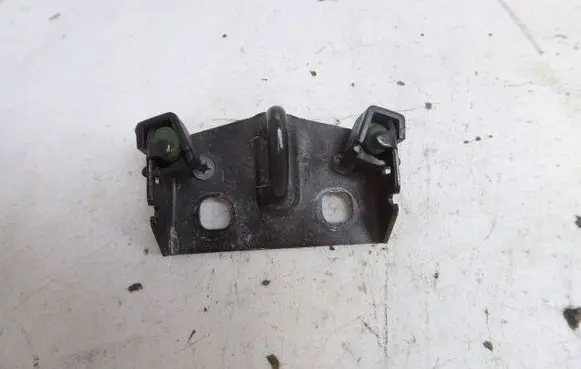 Citroen Xsara Picasso Tailgate/trunk/boot lock/latch/bracket 872499