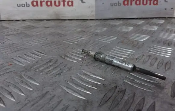 Volkswagen Touran I Glow plug Y607AS K95U