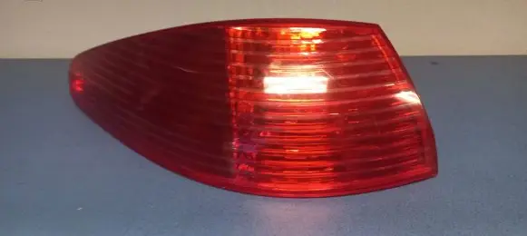 Peugeot 607 Rear/tail lights 2543G