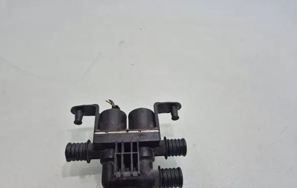 BMW 5 E60 E61 Coolant heater control valve 6931708