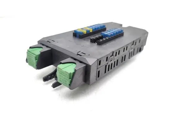 Mercedes-Benz Vito Viano W638 Fuse module 0005400650 08501002