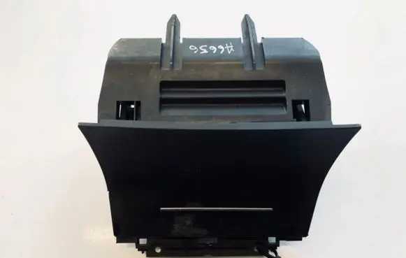 Skoda Octavia Mk2 (1Z) Car ashtray 1z1863077a 1z1857962b
