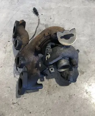 Volkswagen PASSAT B6 Turbo 03G253019N