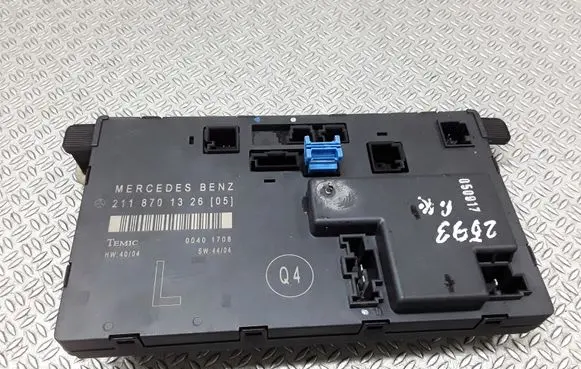 Mercedes-Benz E W211 Door control unit/module 2118701326