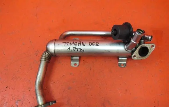Volkswagen Touran I EGR valve cooler 03G131512G