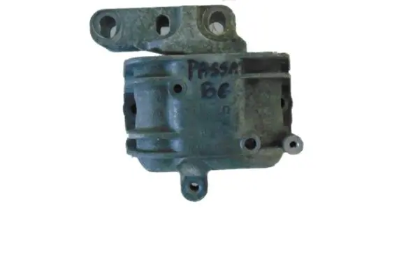Volkswagen PASSAT B6 Engine mount bracket 1K0199262
