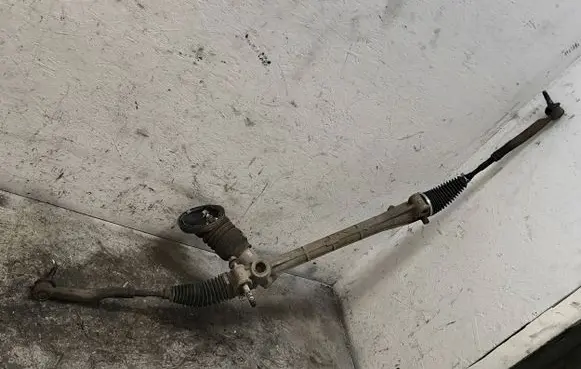 Toyota Avensis T270 Steering rack