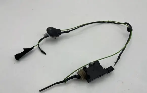 BMW Z4 E85 E86 Fuel tank cap lock motor 8377426 406204029003