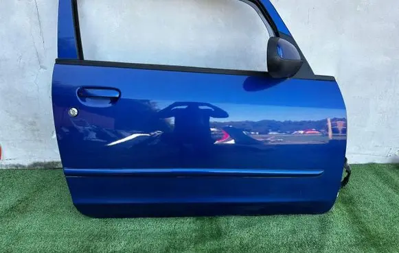 Mitsubishi Colt Front door