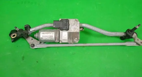 Audi A5 Sportback 8TA Front wiper linkage and motor 8T1955119D 8T1955023E