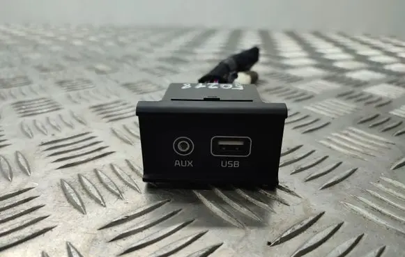 KIA Sorento USB socket connector 96120C5100