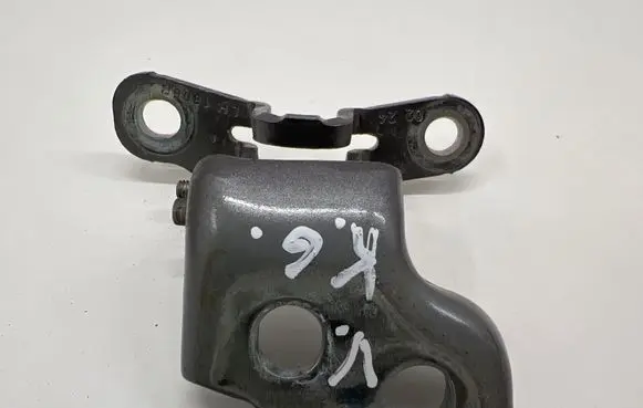 Renault Captur II Rear door upper hinge 