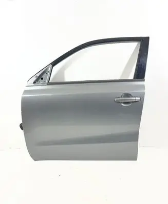 Suzuki Vitara (LY) Front door 