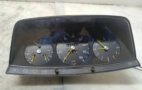 Mercedes-Benz W123 Speedometer (instrument cluster) 87001123