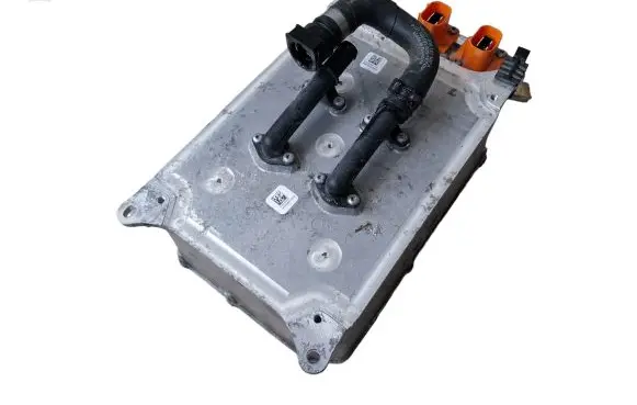 Volkswagen PASSAT B8 Voltage converter inverter 5QE915682AK