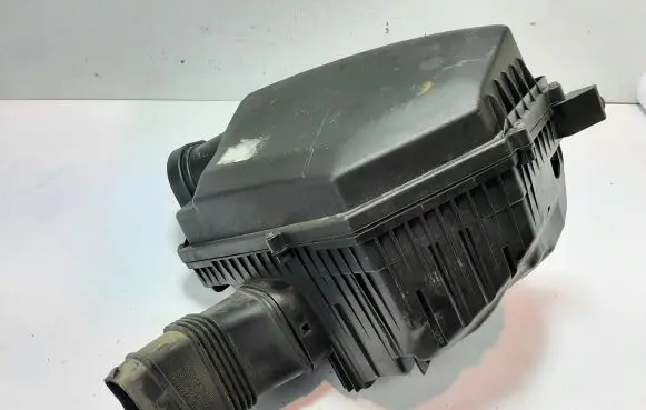 Volvo XC70 Air filter box 30792195 30792196