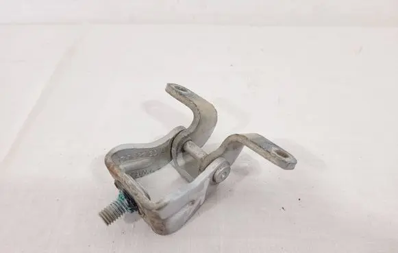 Skoda Octavia Mk2 (1Z) Tailgate/trunk/boot hinge 1Z5827301C