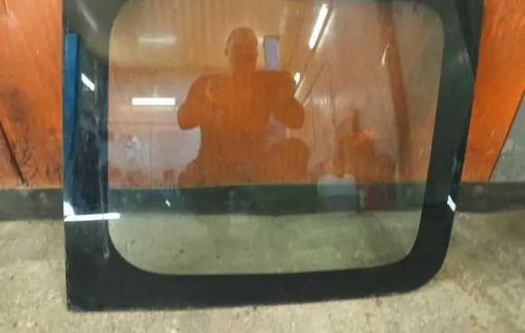 Renault Trafic II (X83) Rear door window glass 