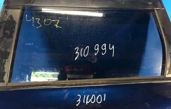 Mitsubishi Outlander Front windscreen/windshield window 5736A329