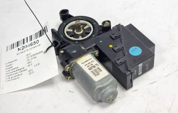 Volkswagen Polo Front door window regulator motor 6Q2959801A