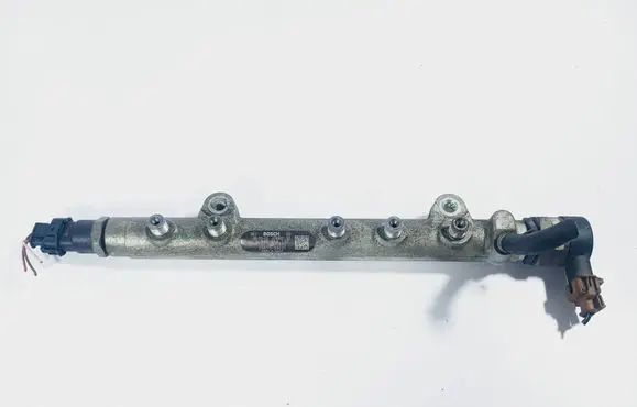 Toyota Corolla E120 E130 Fuel main line pipe 0445214132 1077800450 2381033021