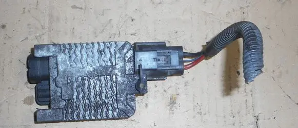Coolant fan relay