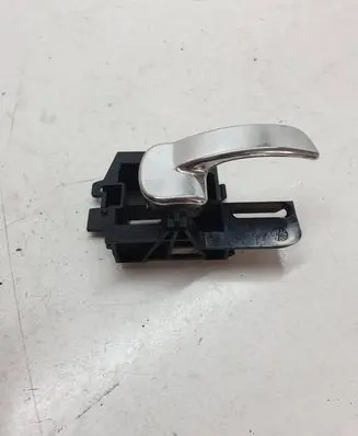 Nissan Qashqai Front door interior handle 80670JDO8449