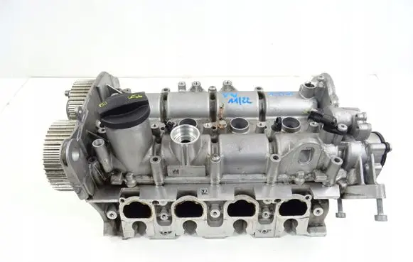 Volkswagen Golf VII Engine head 04E103404M 04E103479
