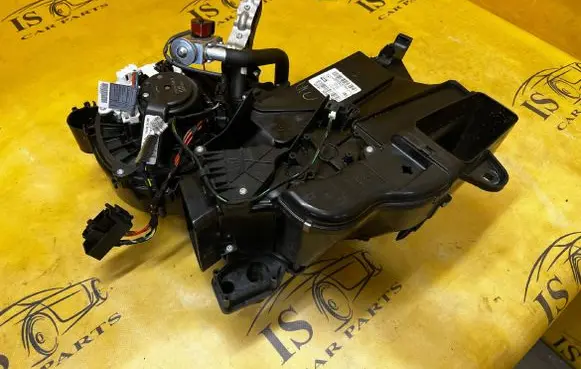 Mercedes-Benz GLS X166 Interior heater climate box assembly A1668301660 T1017663B