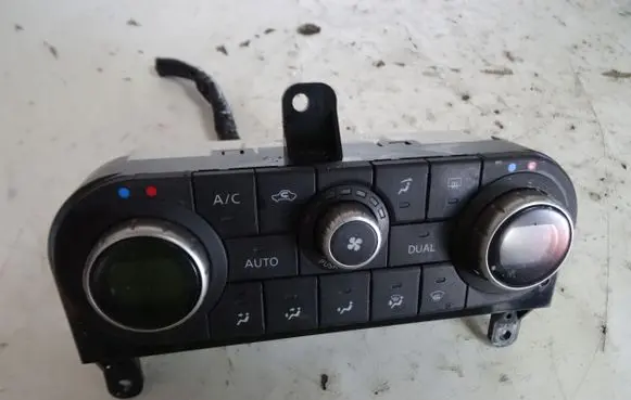 Nissan Qashqai Climate control unit 27500BR47B