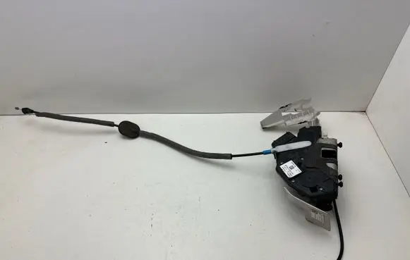Ford Mustang VI Front door lock BF6AF21813BC