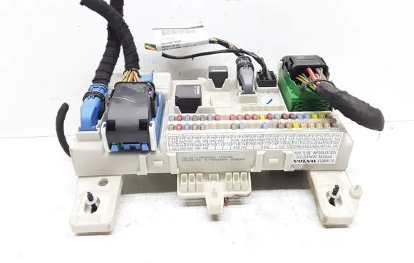 Volvo C30 Fuse module 31254903 519096804 31268178