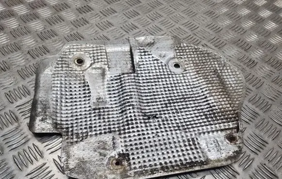 Volkswagen Touareg I Heat shield in engine bay 7L0825616