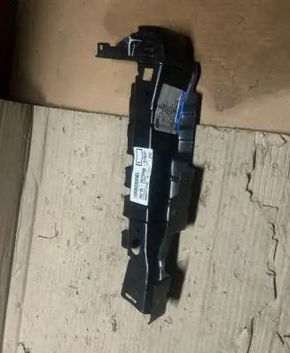 Ford Focus Fender mounting bracket 1867308 PF1EBA16A169