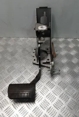 Chevrolet Captiva Brake pedal 129438