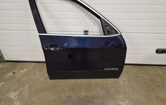 BMW X5 E70 Front door 7211424