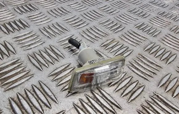 Opel Adam Front fender indicator light 13497989 13497990