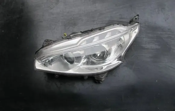 Peugeot 208 Headlight/headlamp 9802221480 89905957 30137695
