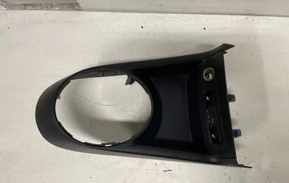 Hyundai i20 (PB PBT) Gear shifter surround trim plastic 846301JXXX