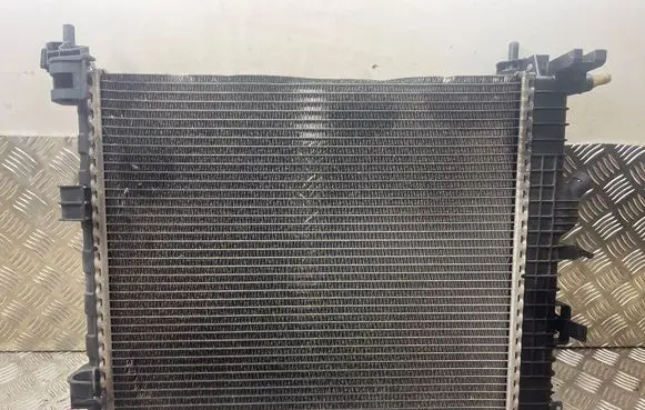 Opel Meriva B Coolant radiator 560961104