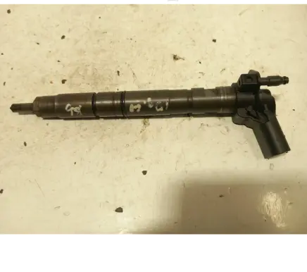 Volkswagen PASSAT B6 Fuel injector 03l130277